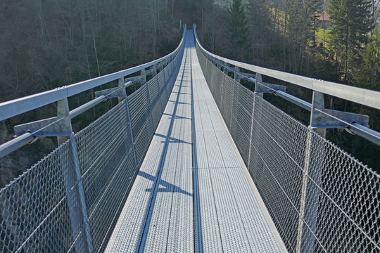 hängebrücke in leissigen, schweiz 