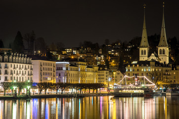 Fototapeta premium A cityscape of Luzern at night