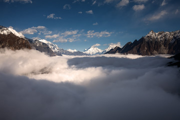 Obraz premium Manaslu valley covered with clouds on Manaslu circuit trek in Nepal