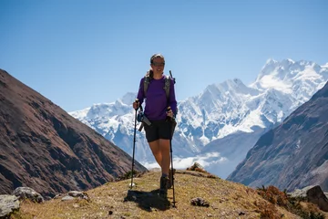 Rideaux velours Manaslu Trekker on Manaslu circuit trek in Nepal