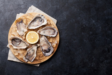 Oysters and lemon over ice