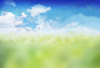 Fototapeta na wymiar Landschaft Himmel Wolken Wiese Gras - Frühling Sommer Ostern - Banner / Hintergrund weichgezeichnet abgesoftet - Background blurred Copy space text space - Freiraum für Text