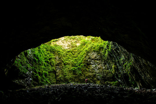 Speleologia pozzo di luce
