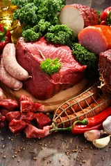 Crédence de cuisine en verre imprimé Viande Variety of meat products including ham and sausages