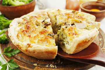 Quiche with chicken and broccoli