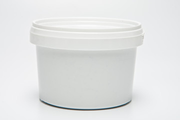 Plastic round container