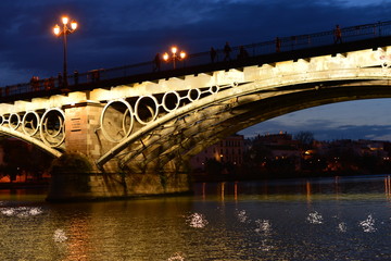 Fototapeta na wymiar Abendstimmung Triana Brücke Sevilla