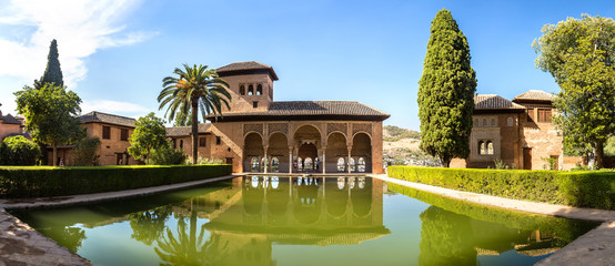 Partal Palace in Alhambra - obrazy, fototapety, plakaty