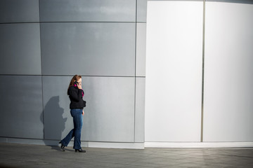 Geschäftsfrau am Telefonieren