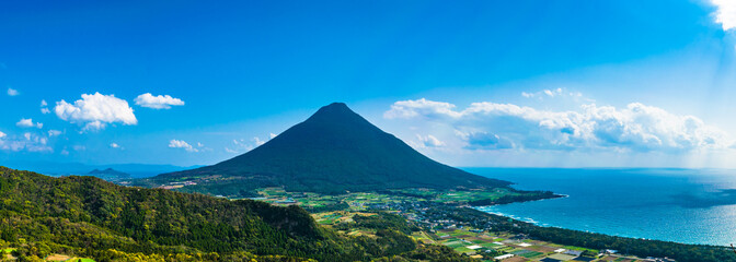 矢筈岳から観る開聞岳と東シナ海