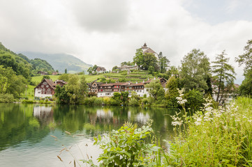 Buchs, Altstadt, Stadt, Werdenberg, historische Häuser, See, Schloss, Schilf, Wanderweg, Spazierweg, Sommer, Alpen, Schweiz