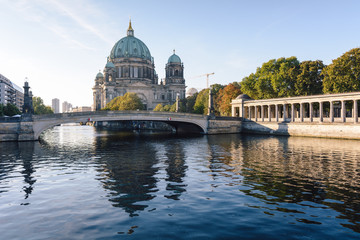 Fototapeta na wymiar berlin cathedral at sunrise