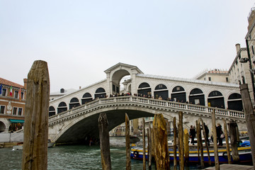 Fototapeta na wymiar Splendido ponte di Rialto - Venezia, Italia