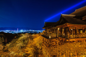 秋の清水寺の夜景