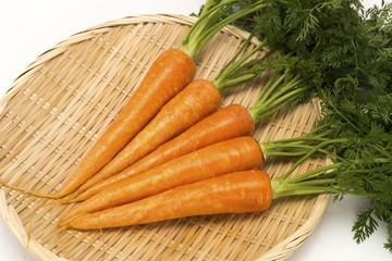 葉つきニンジン