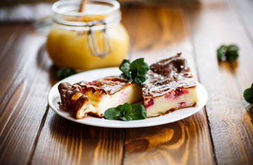 Cottage cheese casserole with berries