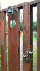 Proprietà privata - cancello con lucchetto