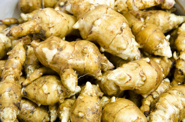 The tubers of Jerusalem artichoke in bulk.