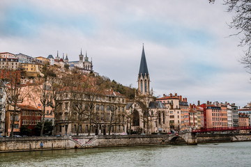 Quartier Saint-Georges et vieux Lyon vu des quais de Saône 