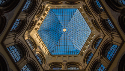 Hexagonal lead glass ceiling in atrium - obrazy, fototapety, plakaty