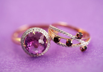 Elegant jewelry rings with gem stone
