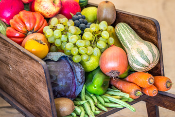 Fundo com frutas e vegetais.