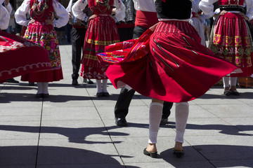 Traditional portuguese dancers - 142257322