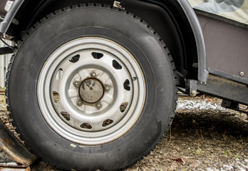 wheel trailer close