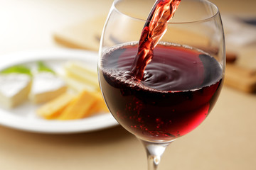 チーズとワイン　Cheese and red wine