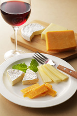 チーズとワイン　Cheese and red wine
