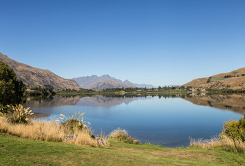 Fototapeta na wymiar Lake Hayes in New Zealand