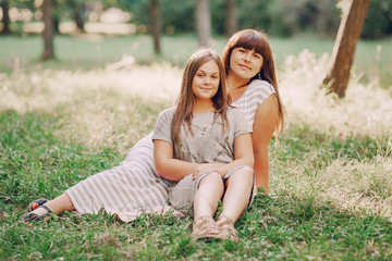 Naklejka premium Pregnant mother and daughter