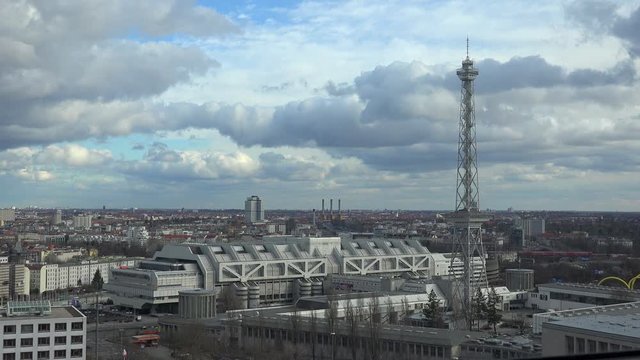Berlin Panorama - Funkturm - Exibition - ICC

Video of Funkturm / exhibition ground in stormy weather