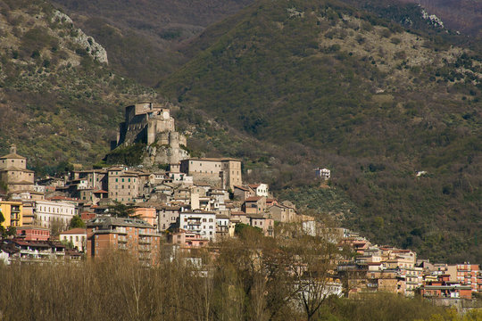 Veduta panoramica del borgo di Subiaco in Lazio