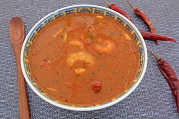 soupe tom yum