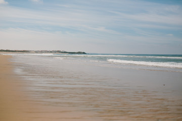 Spuren am Strand in Portugal