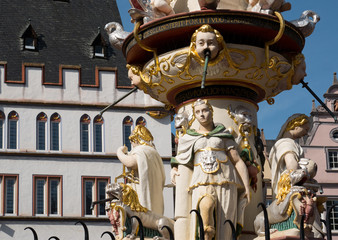 Trier Altmarkt Petrusbrunnen