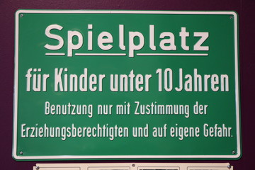 Rules for the use of the children's playground in German, Vorschriften für die Benützung des Kinderspielplatzes