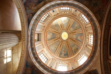 Obraz premium sklepienie starej katedry Pozzuoli