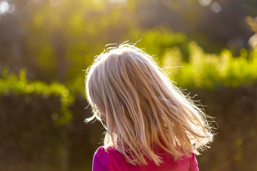 Blondes MäDchen Von Hinten Blondes MäDchen Von Hinten