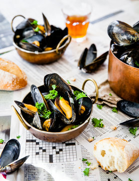 Steamed mussels and crusty bread 
