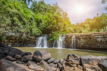 Fototapeta na wymiar Small waterfalls Waterfall on the rock
