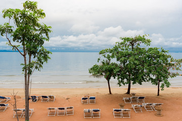 Naklejka premium Relax in the sea in summer Thailand.