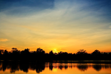 Fototapeta na wymiar Beautiful atmosphere sky at sunset.