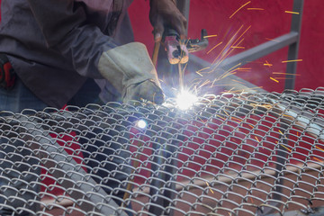 welding a net table with flash light
