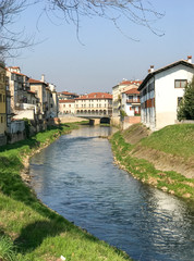 Fototapeta na wymiar Homes and canal of Vicenza, Italy