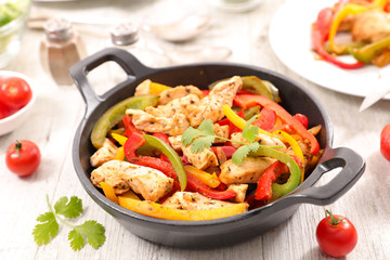 chicken fillet fried with bell pepper
