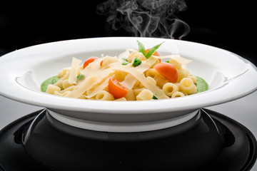 Pasta with peas and bacon