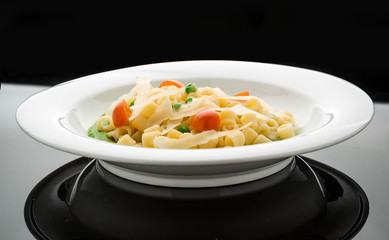 Pasta with peas and bacon