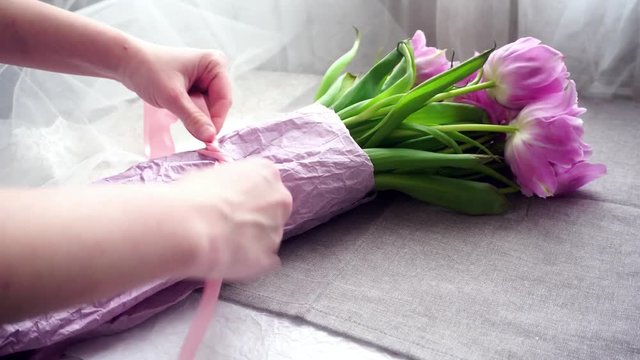 Tulips bow
